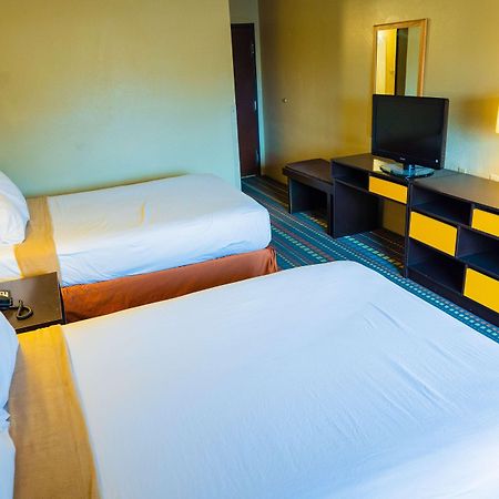 Super 8 by Wyndham Belen NM Hotell Eksteriør bilde