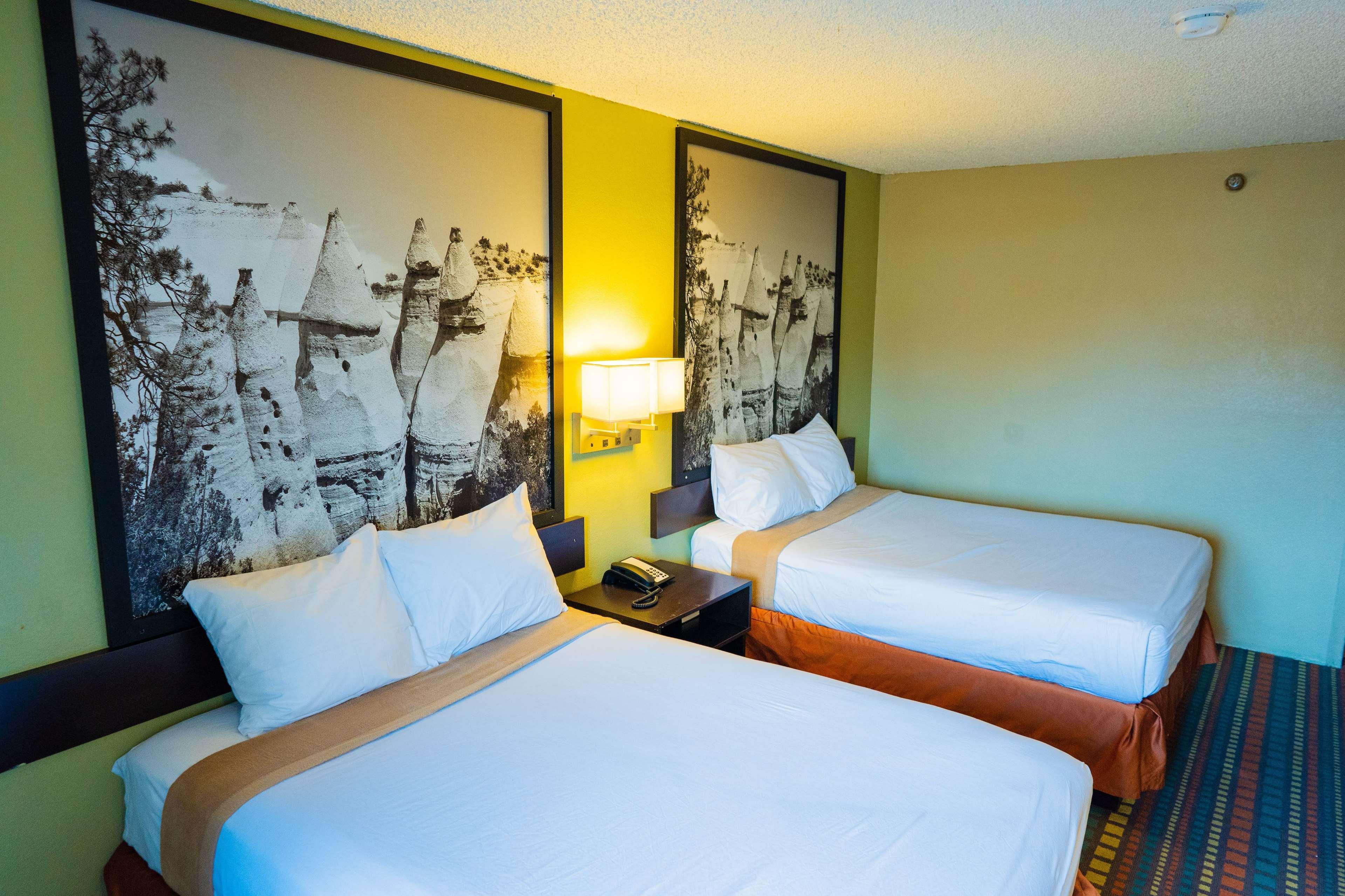 Super 8 by Wyndham Belen NM Hotell Eksteriør bilde