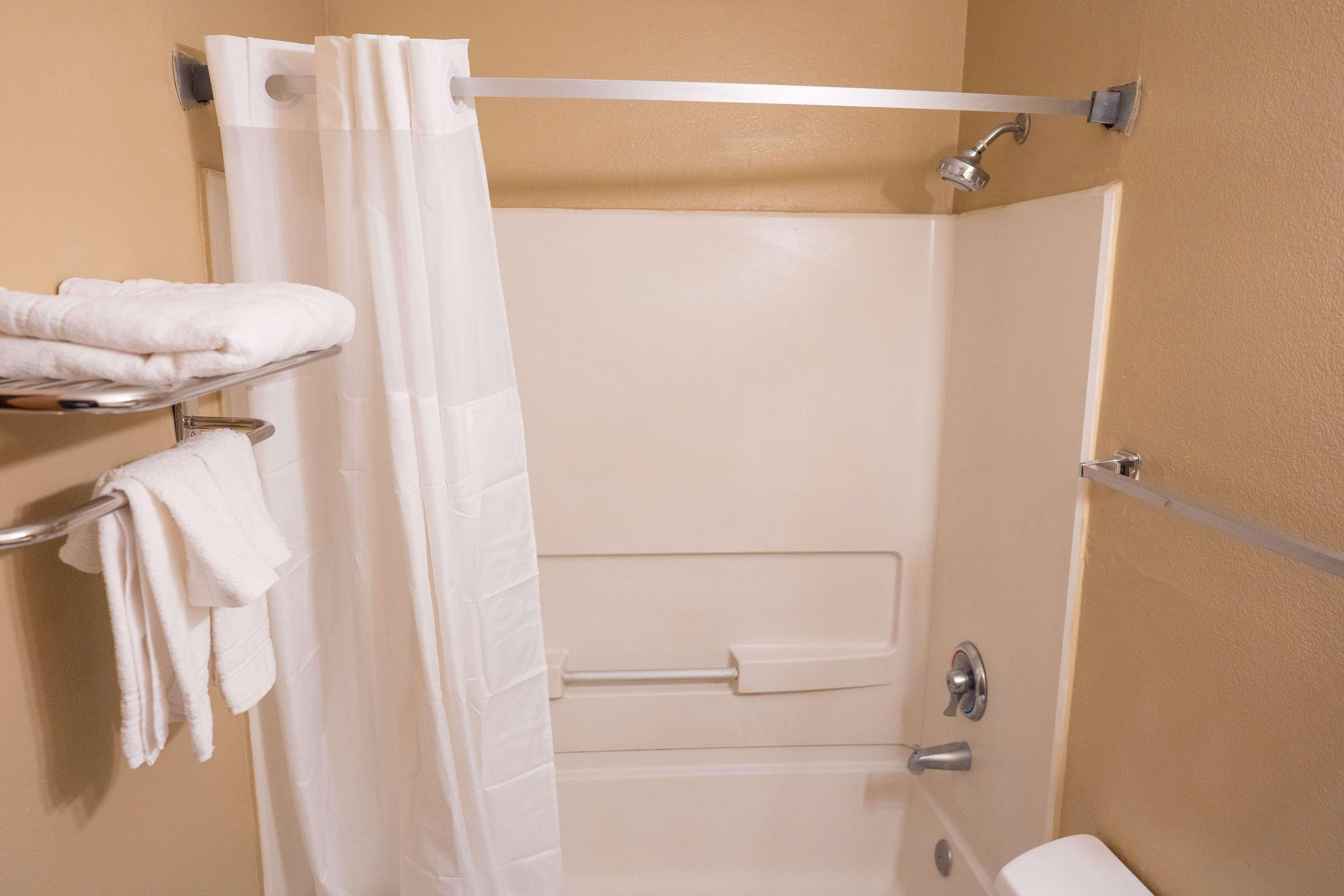 Super 8 by Wyndham Belen NM Hotell Eksteriør bilde
